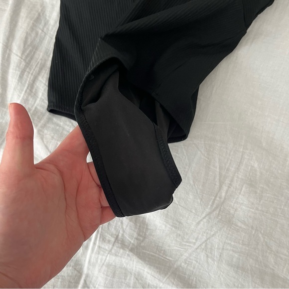 ❤️ H&M Lined V-Neck High Leg Empire Waist Shaping Swimsuit - Black, Size M - Picture 5 of 6